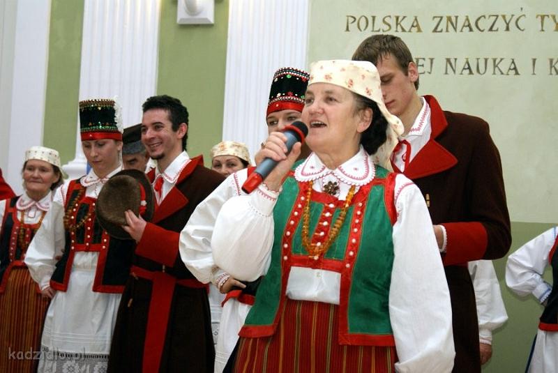 dsc05661.jpg - Zespół Folklorystyczny "Kurpianka-Cepelia" z Kadzidła