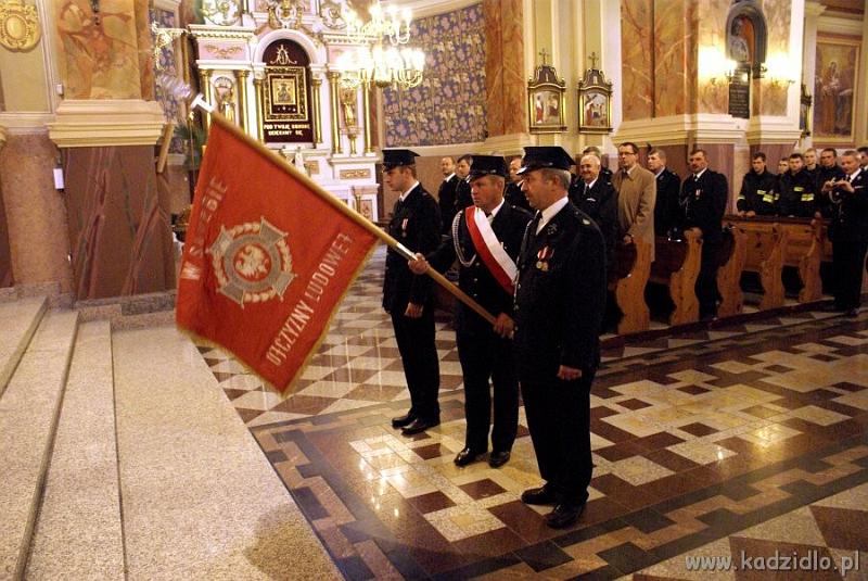 dsc04231.jpg - Strażacy uczcili pamięć zmarłych i poległych Druhów - 19.10.2008 r.