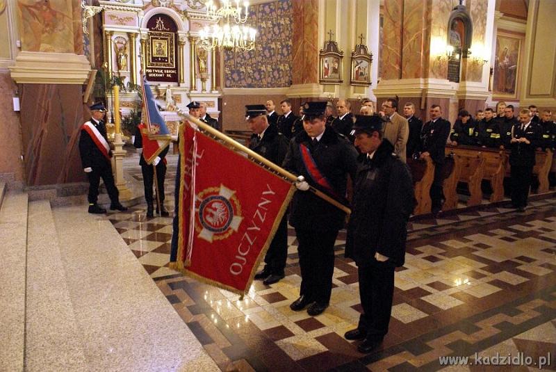 dsc04275.jpg - Strażacy uczcili pamięć zmarłych i poległych Druhów - 19.10.2008 r.