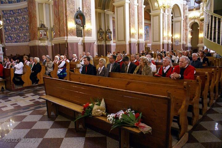 dsc01119.jpg - Uroczysta Msza Święta, celebrowana przez Księdza Dziekana Mariana Niemyjskiego