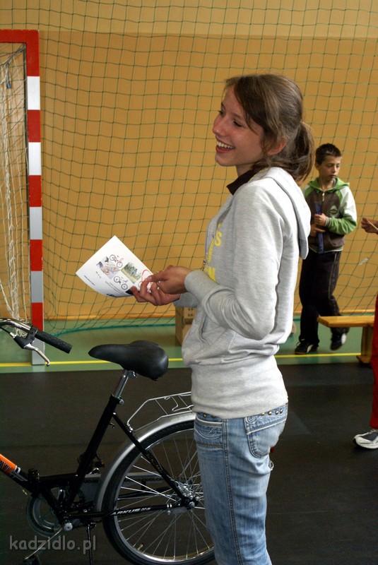 dsc09978.jpg - Główną nagrodę - rower - wygrała Joanna Golan