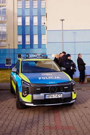 Przekazanie samochodów dla policji