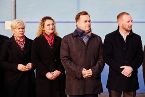 Przekazanie samochodów dla policji