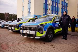 Przekazanie samochodów dla policji