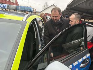 Nowy wóz Posterunku Policji w Kadzidle