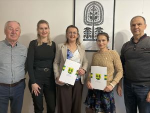 Podpisanie umowy na drogę