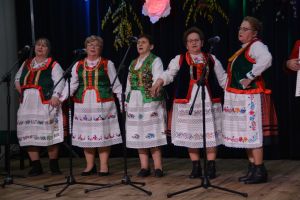 Zdjęcie z wydarzenia: Międzypokoleniowe Spotkanie Integracyjno–Warsztatowe - Kurpiowska Majówka w Kadzidle – Promocja...