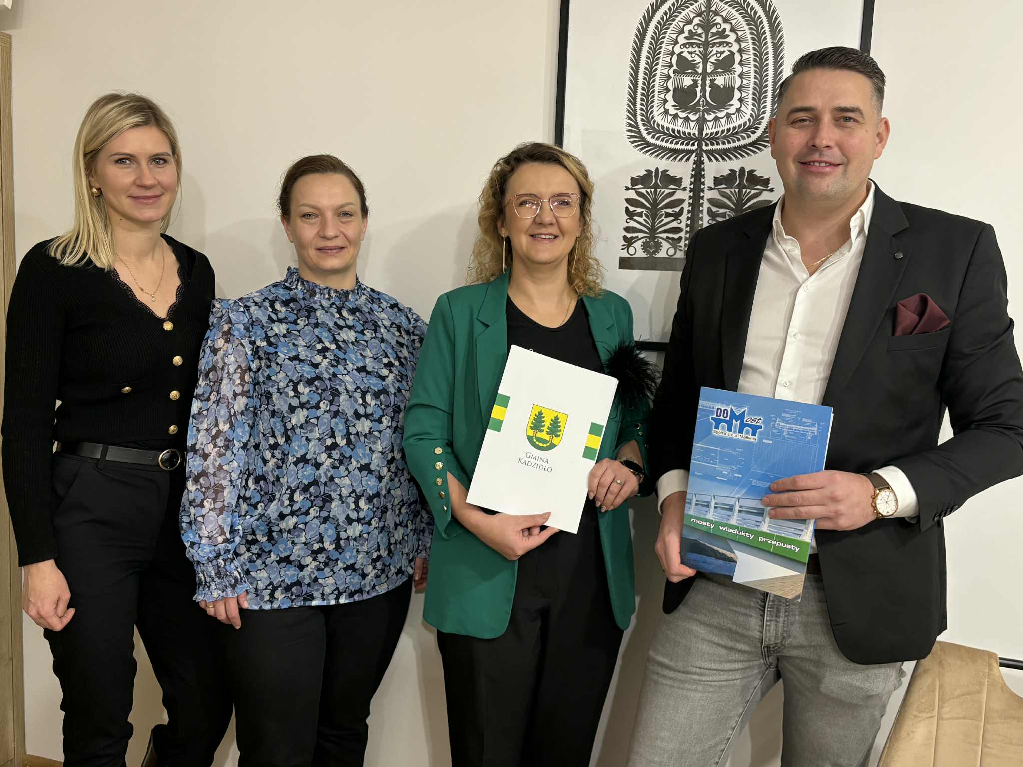 Umowa na rozbudowę drogi w Jazgarce kol. Zaświńce podpisana